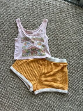 Rip Curl Pink Graphic Crop Tank & Mustard Yellow Shorts Set